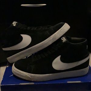 Nike SB Blazer Mid (Black/White) Sz 9.5